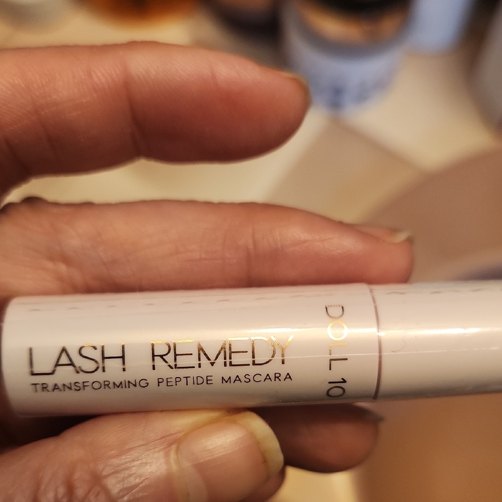Doll 10 Lash Remedy Transforming Mascara - Cream